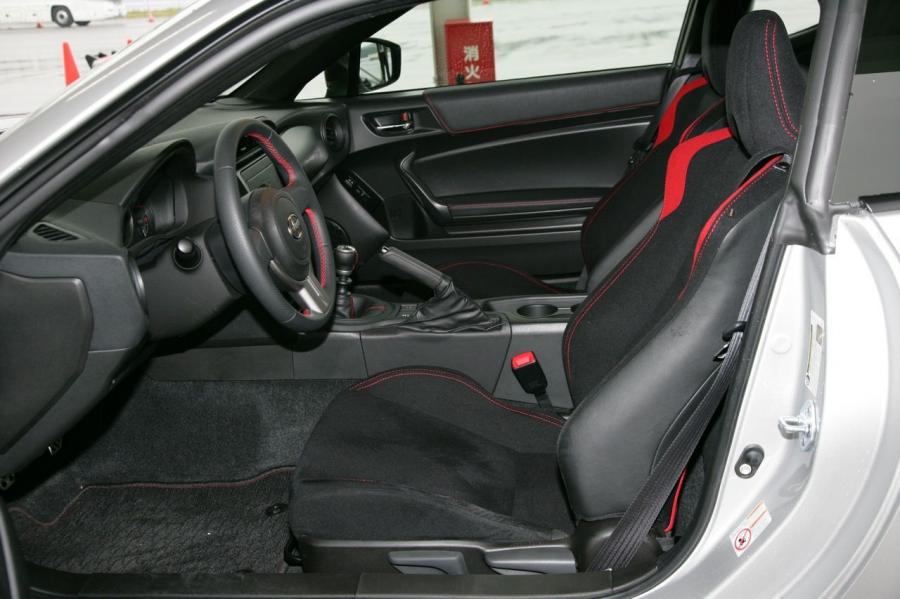  Scion FR-S 2013 года  (фото 54 из 192)